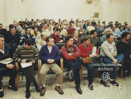 Vista de asistentes a una asamblea