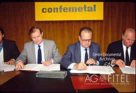 Firma del convenio de la Confederación Española de Organizaciones Empresariales del Metal —CONFEM...