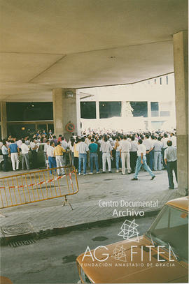 Concentración de trabajadores de Iveco-Pegaso ante la Dirección General de Trabajo