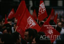 Banderines de la UGT durante una manifestación