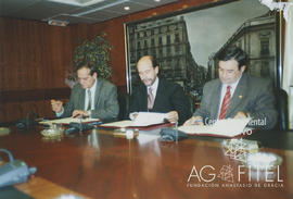 Firma de acuerdo de colaboración en materia de seguridad y salun entre MCA- UGT y FECOMA-CCOO con AENA