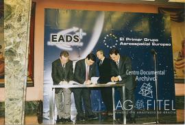 Firma con la EADS. El primer Grupo Aeroespacial Europeo