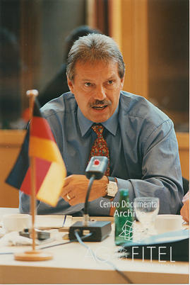 Retrato de Klaus Volkert, presidente de Volkswagen