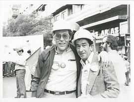 Manuel Garnacho con un compañero durante una concentración