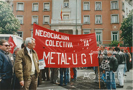 Concentración ante el INI en protesta por el bloqueo de la Negociación Colectiva