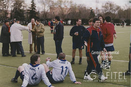 Partido de fútbol entre el equipo patrocinado por el Instituto de Formación y Estudios Sociales y...
