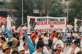 Concentración de trabajadores y delegados sindicales frente al Ministerio de Industria en defensa del empleo en el sector siderúrgico