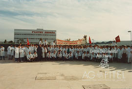Concentración de trabajadores de Fujitsu ante la sede de la empresa